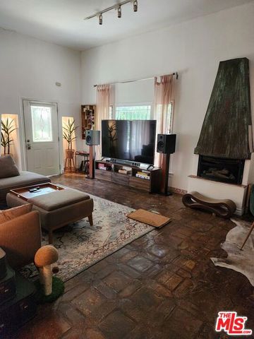 1028 N Hayworth Avenue, West Hollywood, CA 90046