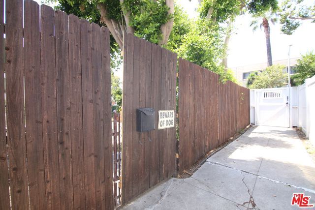 1028 N Hayworth Avenue, West Hollywood, CA 90046