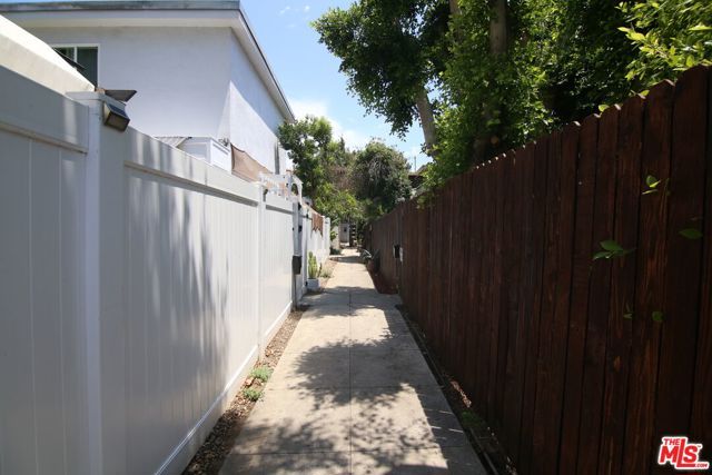 1028 N Hayworth Avenue, West Hollywood, CA 90046
