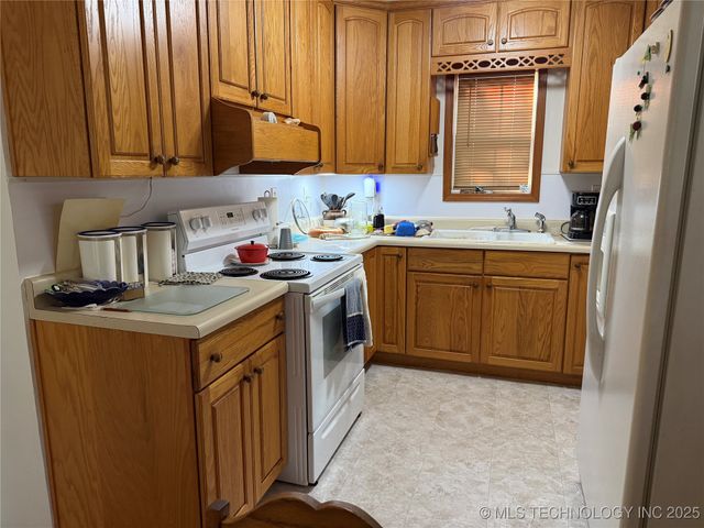 425671 E 1168 Road, Eufaula, OK 74432