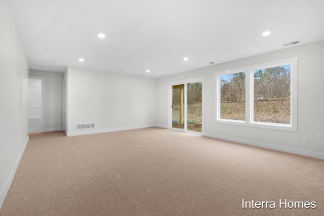 1573 N Village Circle, Kalamazoo, MI 49009