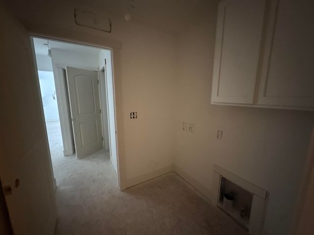 1573 N Village Circle, Kalamazoo, MI 49009