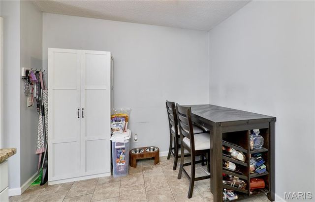 1626 Summergate Parkway E, St Peters, MO 63303