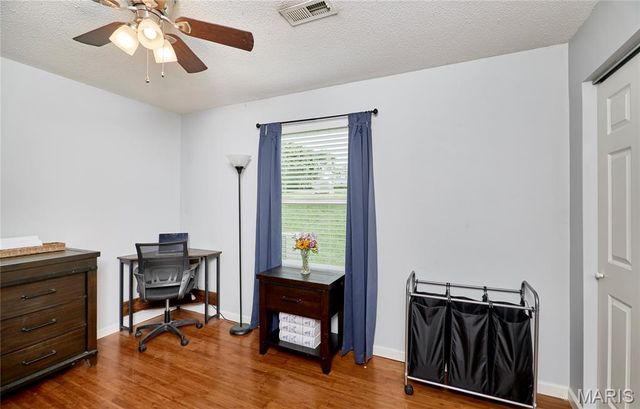 1626 Summergate Parkway E, St Peters, MO 63303