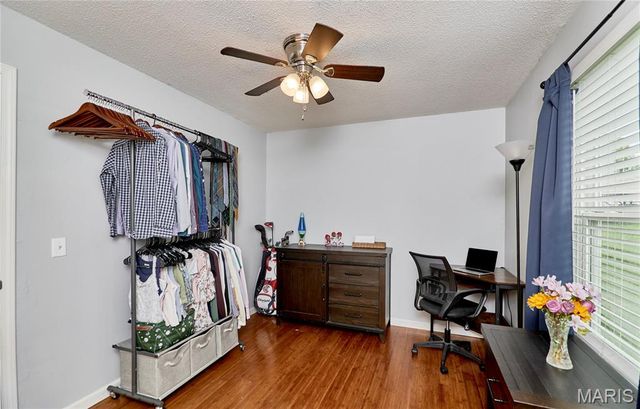 1626 Summergate Parkway E, St Peters, MO 63303