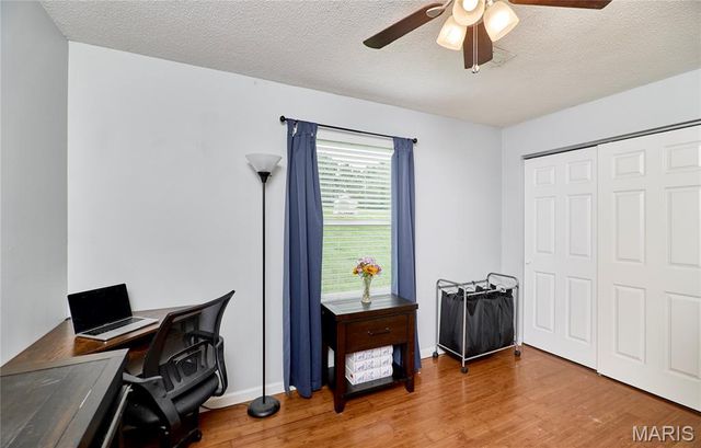 1626 Summergate Parkway E, St Peters, MO 63303