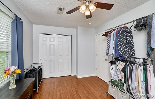 1626 Summergate Parkway E, St Peters, MO 63303