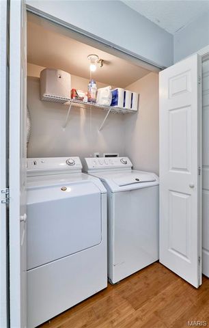 1626 Summergate Parkway E, St Peters, MO 63303