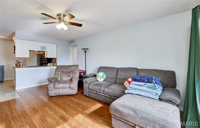 1626 Summergate Parkway E, St Peters, MO 63303
