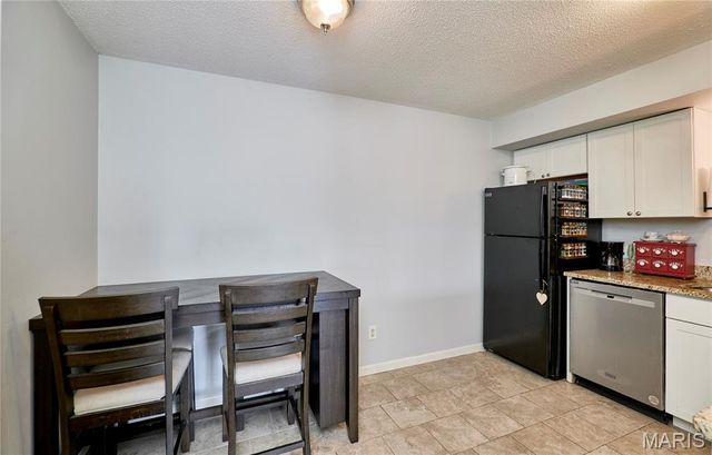 1626 Summergate Parkway E, St Peters, MO 63303