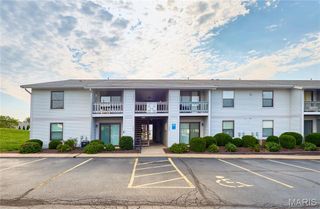1626 Summergate Parkway E, St Peters, MO 63303