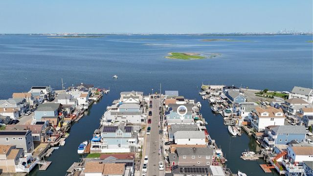 39 W 11th Road, Broad Channel, NY 11693