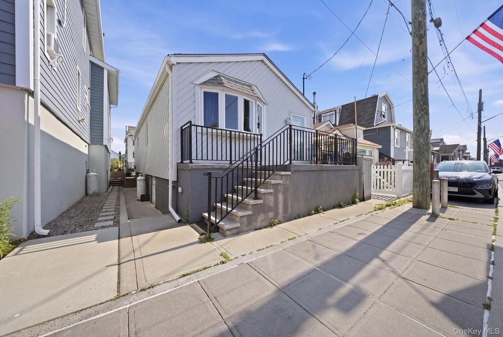 39 W 11th Road, Broad Channel, NY 11693 — photo 2