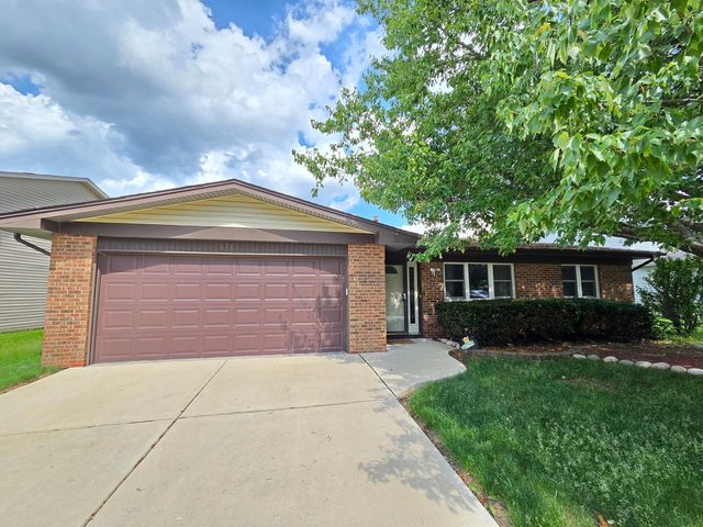 6705 Foxtree Avenue, Woodridge, IL 60517