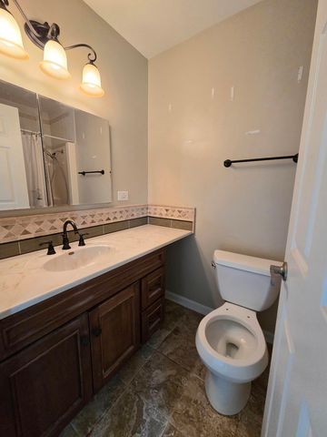 6705 Foxtree Avenue, Woodridge, IL 60517