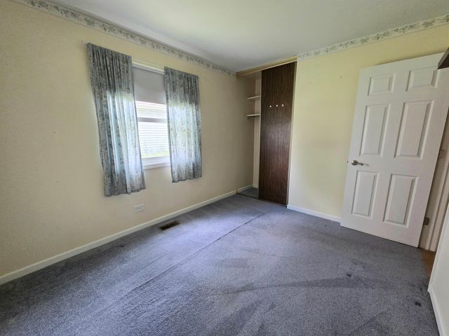 6705 Foxtree Avenue, Woodridge, IL 60517