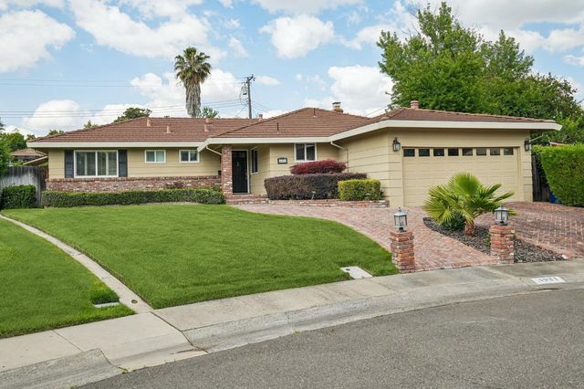 4921 Brightwood Ct, Carmichael, CA 95608