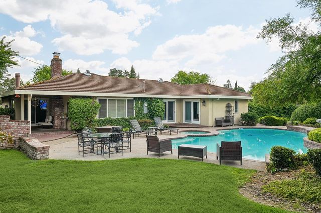 4921 Brightwood Ct, Carmichael, CA 95608