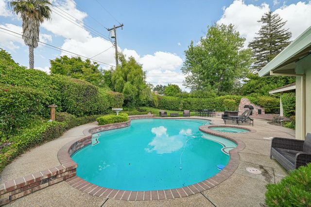 4921 Brightwood Ct, Carmichael, CA 95608