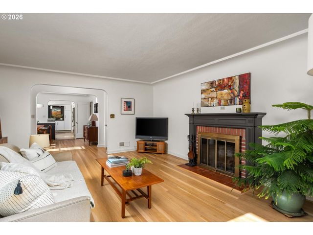 1021 Sw STEPHENSON Ct, Portland, OR 97219