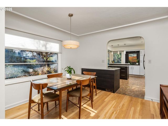 1021 Sw STEPHENSON Ct, Portland, OR 97219