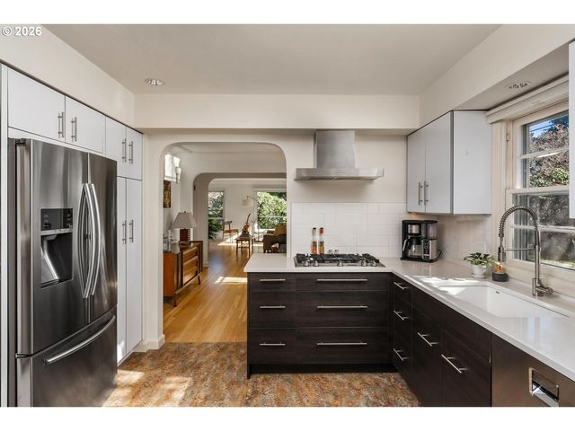 1021 Sw STEPHENSON Ct, Portland, OR 97219