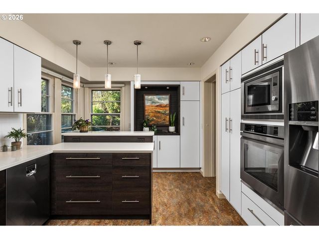 1021 Sw STEPHENSON Ct, Portland, OR 97219