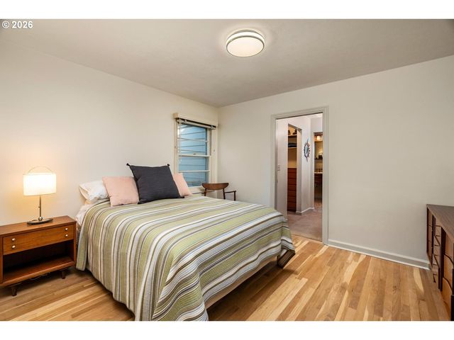 1021 Sw STEPHENSON Ct, Portland, OR 97219