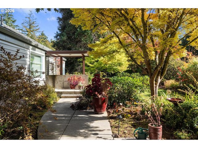 1021 Sw STEPHENSON Ct, Portland, OR 97219