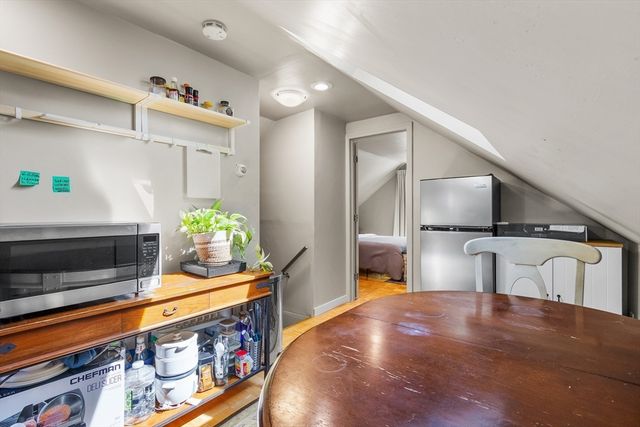 11 Hartlawn Rd, Boston, MA 02132