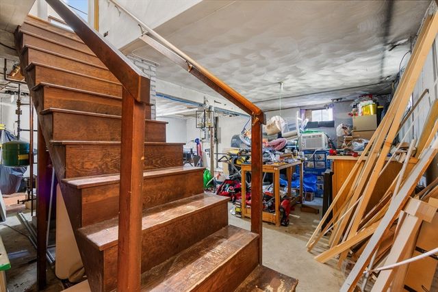11 Hartlawn Rd, Boston, MA 02132