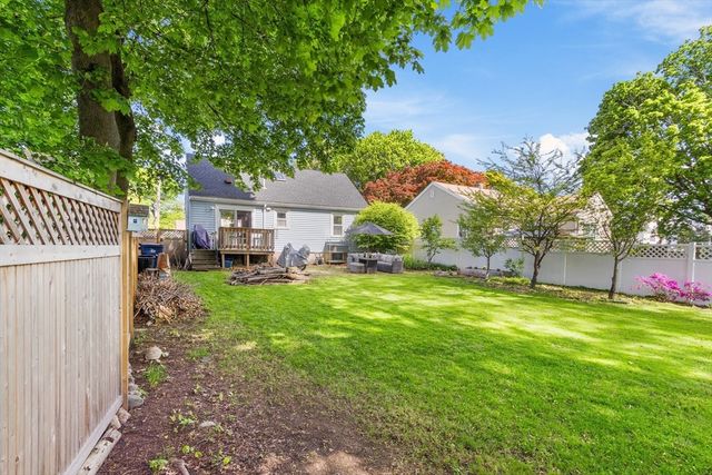 11 Hartlawn Rd, Boston, MA 02132