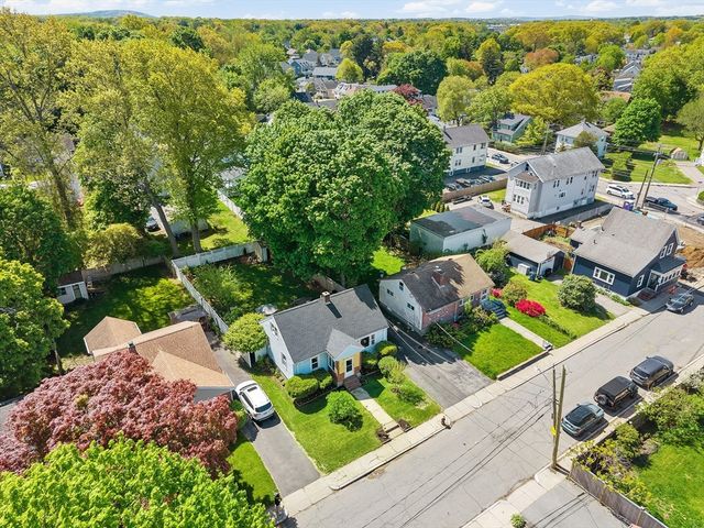 11 Hartlawn Rd, Boston, MA 02132