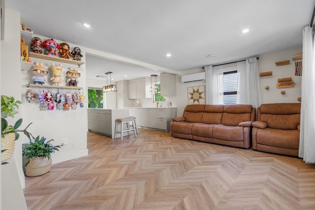 11 Hartlawn Rd, Boston, MA 02132