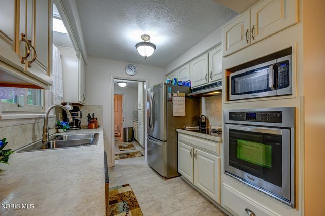 1031 Miller Road, Northwood, OH 43619