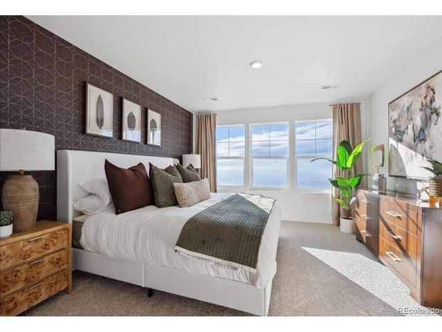 922 Logan Peak Way, Berthoud, CO 80513