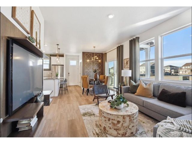 922 Logan Peak Way, Berthoud, CO 80513