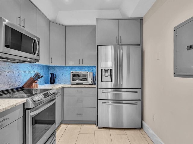 2901 S Bayshore Dr 1G, Miami, FL 33133