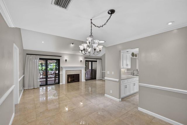 65 Balfour Road E, Palm Beach Gardens, FL 33418