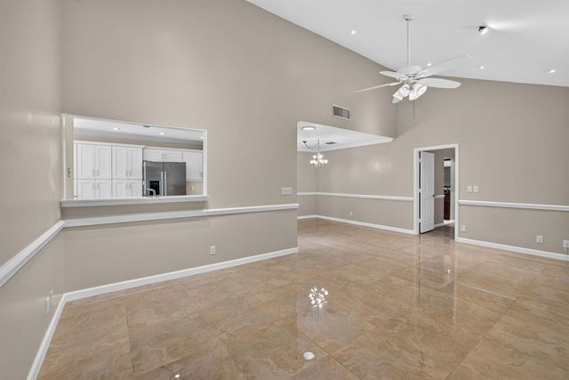 65 Balfour Road E, Palm Beach Gardens, FL 33418