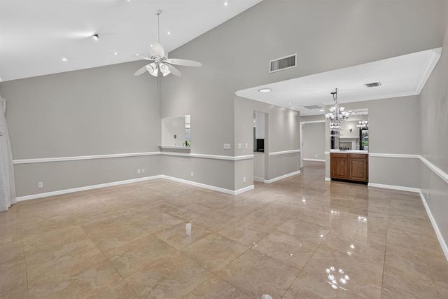 65 Balfour Road E, Palm Beach Gardens, FL 33418