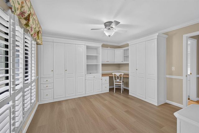 65 Balfour Road E, Palm Beach Gardens, FL 33418