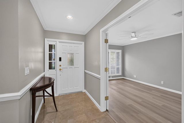 65 Balfour Road E, Palm Beach Gardens, FL 33418
