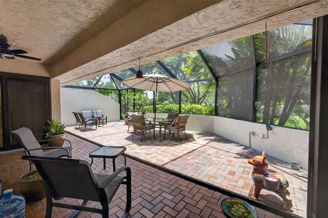 65 Balfour Road E, Palm Beach Gardens, FL 33418