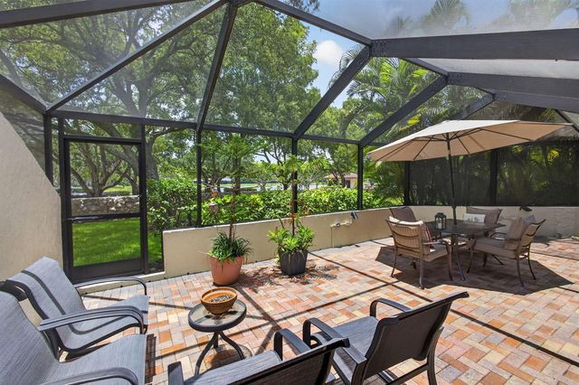 65 Balfour Road E, Palm Beach Gardens, FL 33418