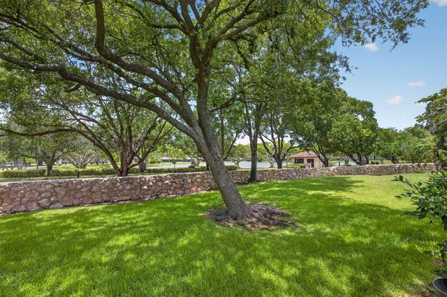 65 Balfour Road E, Palm Beach Gardens, FL 33418