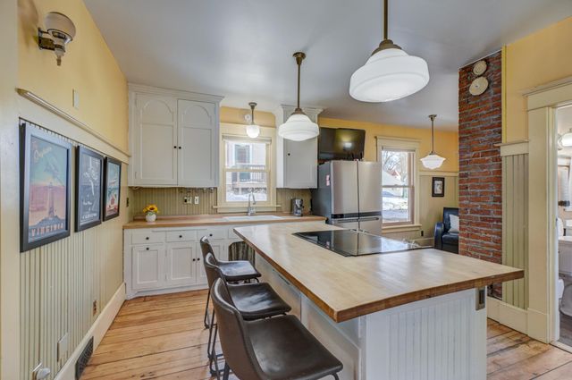 612 Rice Street W, Stillwater, MN 55082