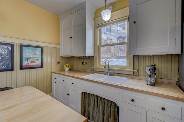 612 Rice Street W, Stillwater, MN 55082