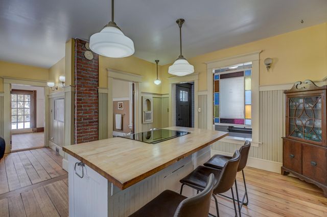 612 Rice Street W, Stillwater, MN 55082