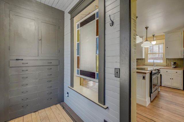 612 Rice Street W, Stillwater, MN 55082